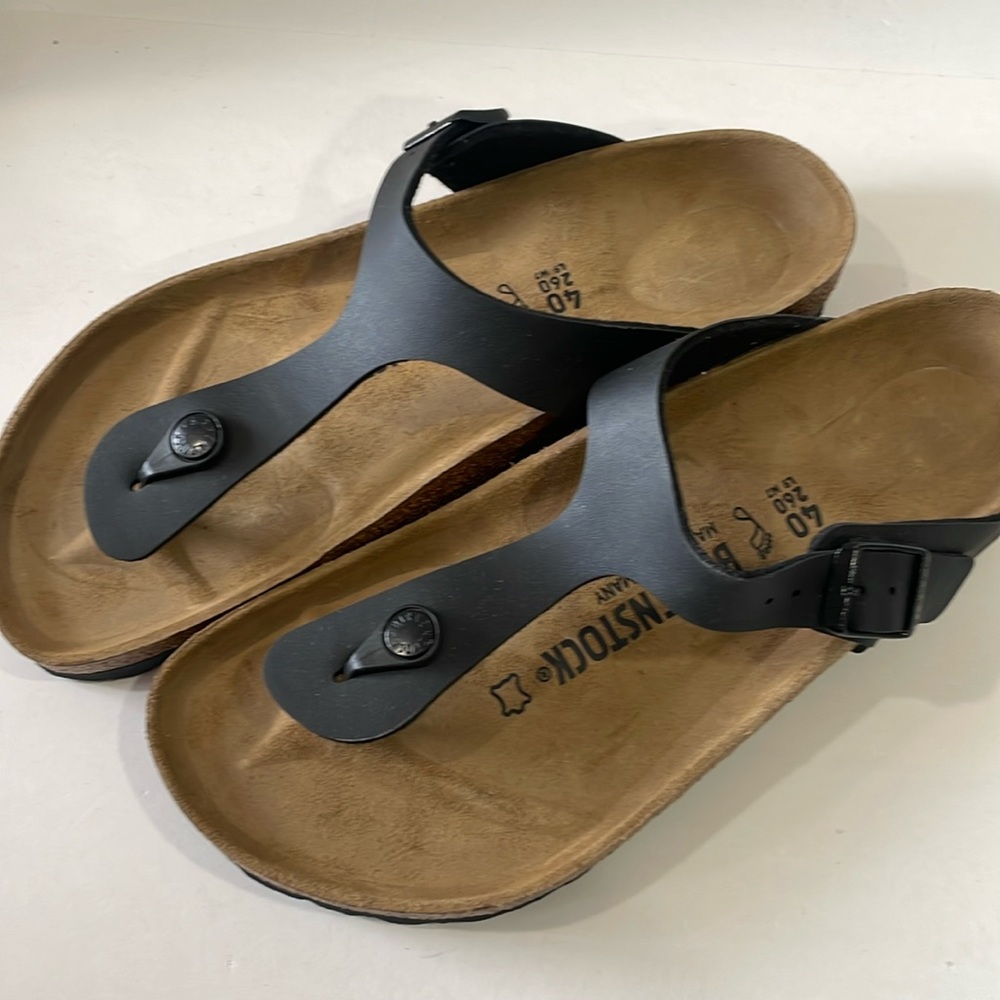 New BIRKENSTOCK  Gizeh black sandals size 40